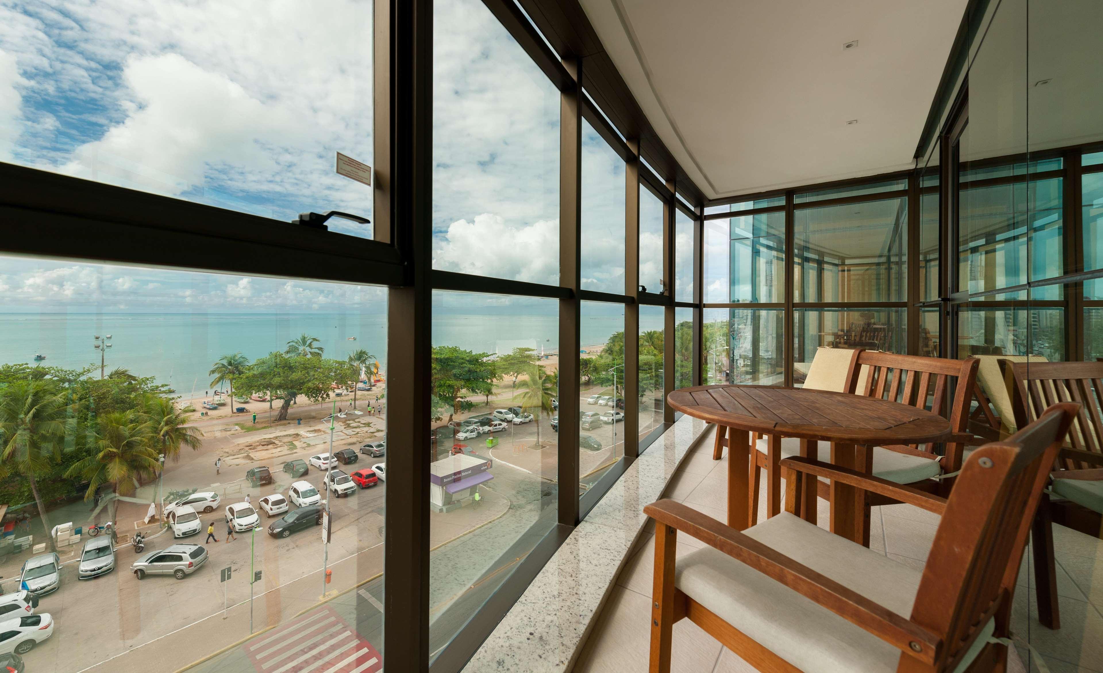 Best Western Premier Maceio エクステリア 写真 A view of the beach from a hotel in Natal