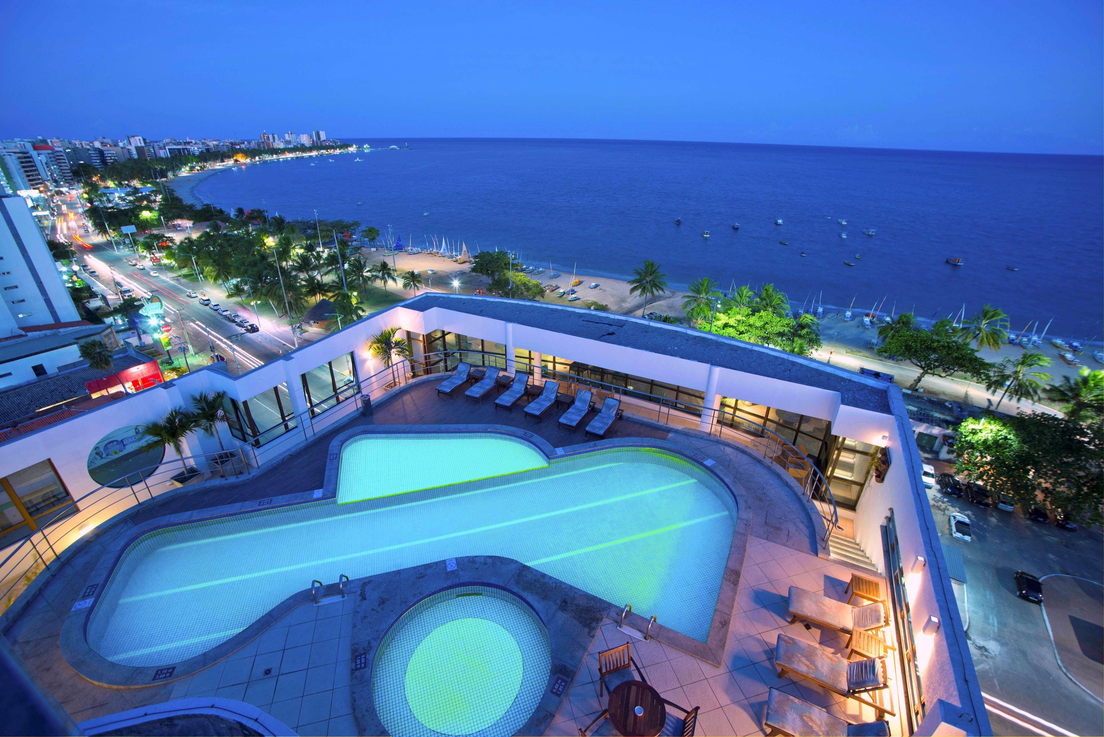 Best Western Premier Maceio エクステリア 写真 The pool at the hotel