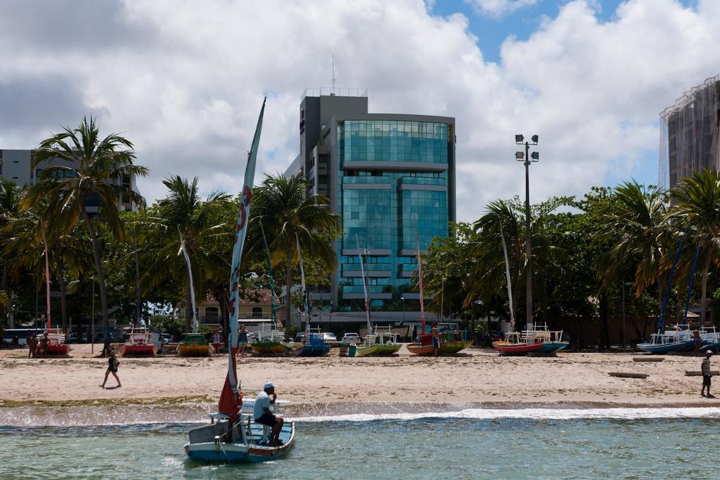 Best Western Premier Maceio エクステリア 写真 The headquarters of the Central Bank of Comoros in Moroni