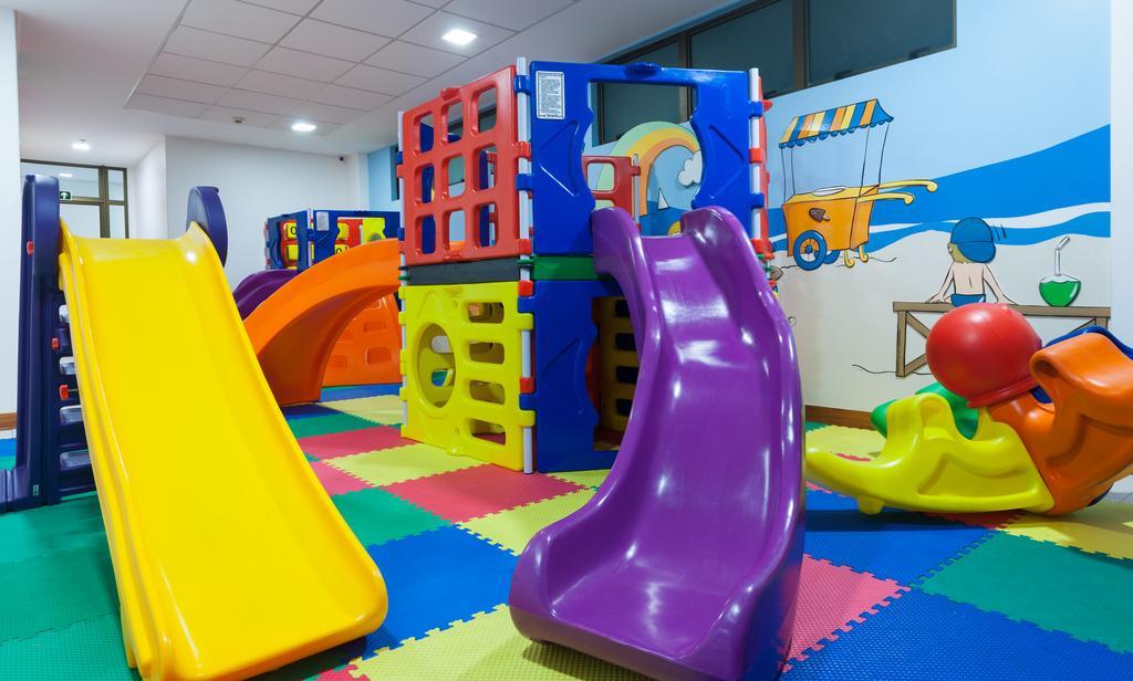 Best Western Premier Maceio エクステリア 写真 A playground