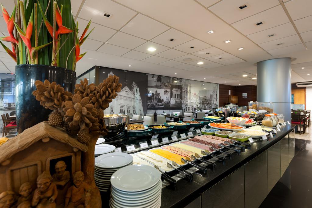 Best Western Premier Maceio エクステリア 写真 A buffet at a hotel