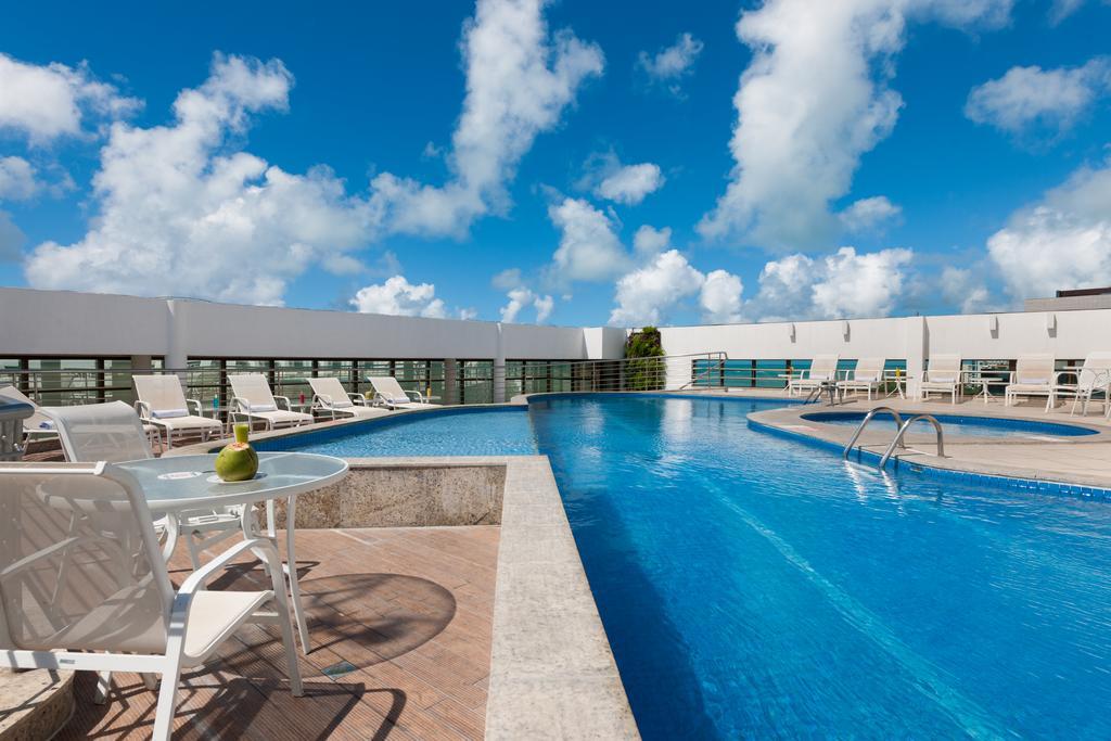 Best Western Premier Maceio エクステリア 写真 Rooftop pool at the hotel